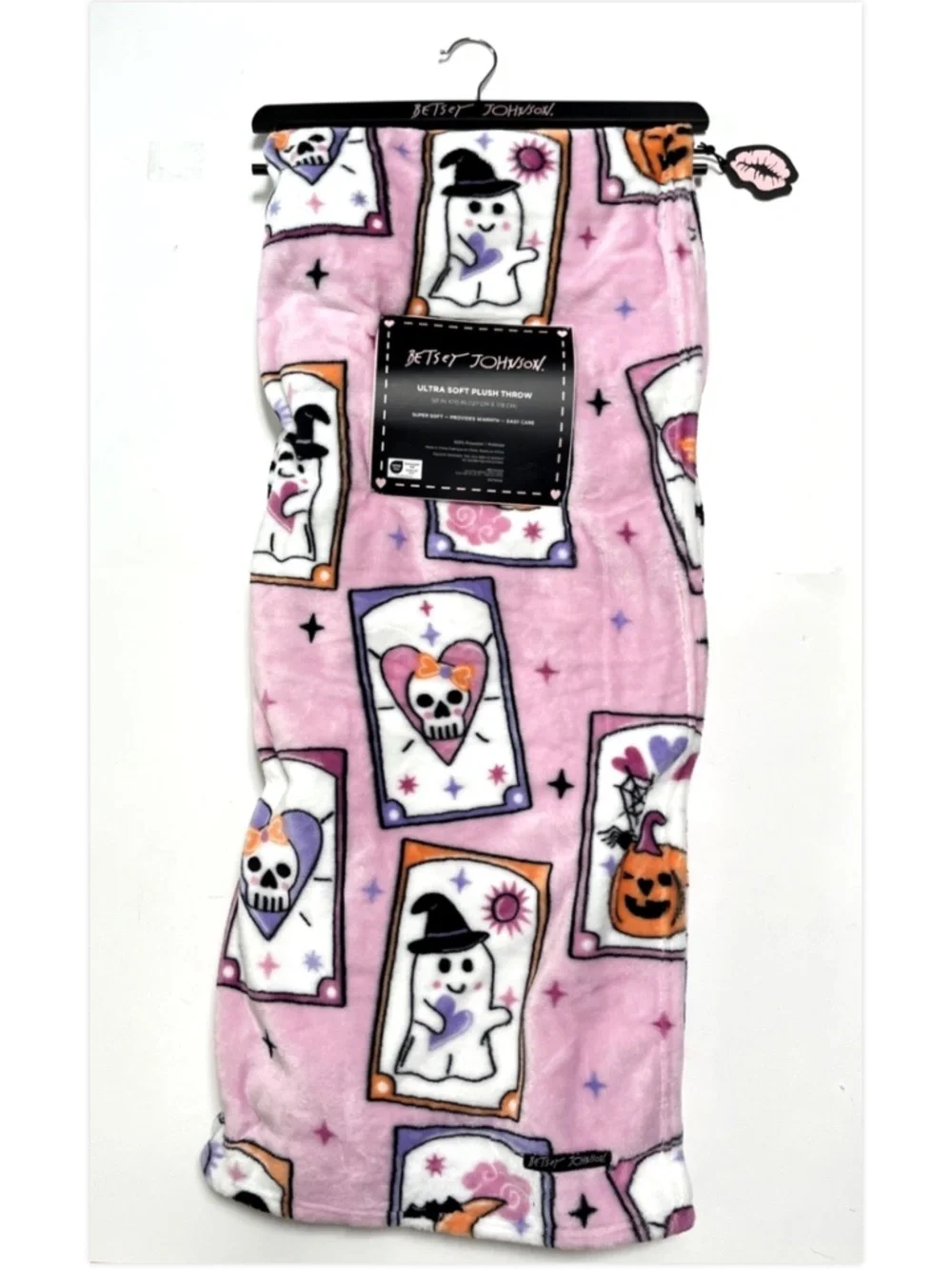 Betsey Johnson 👻🎃 betsey
